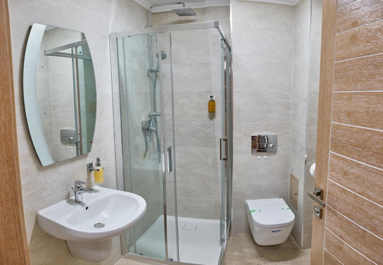 Hotel Eden Rimnicu Sarat Esterno foto